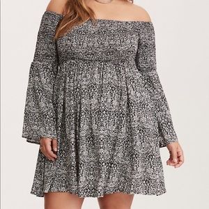 🆕 Torrid Abstract Print Smocked Bell Sleeve Dress